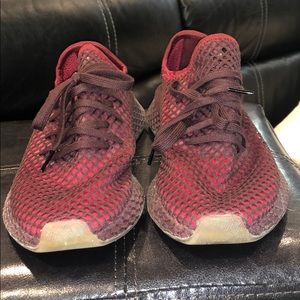 Adidas deerupt red